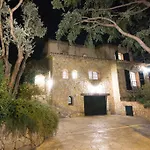Vuyani Antibes